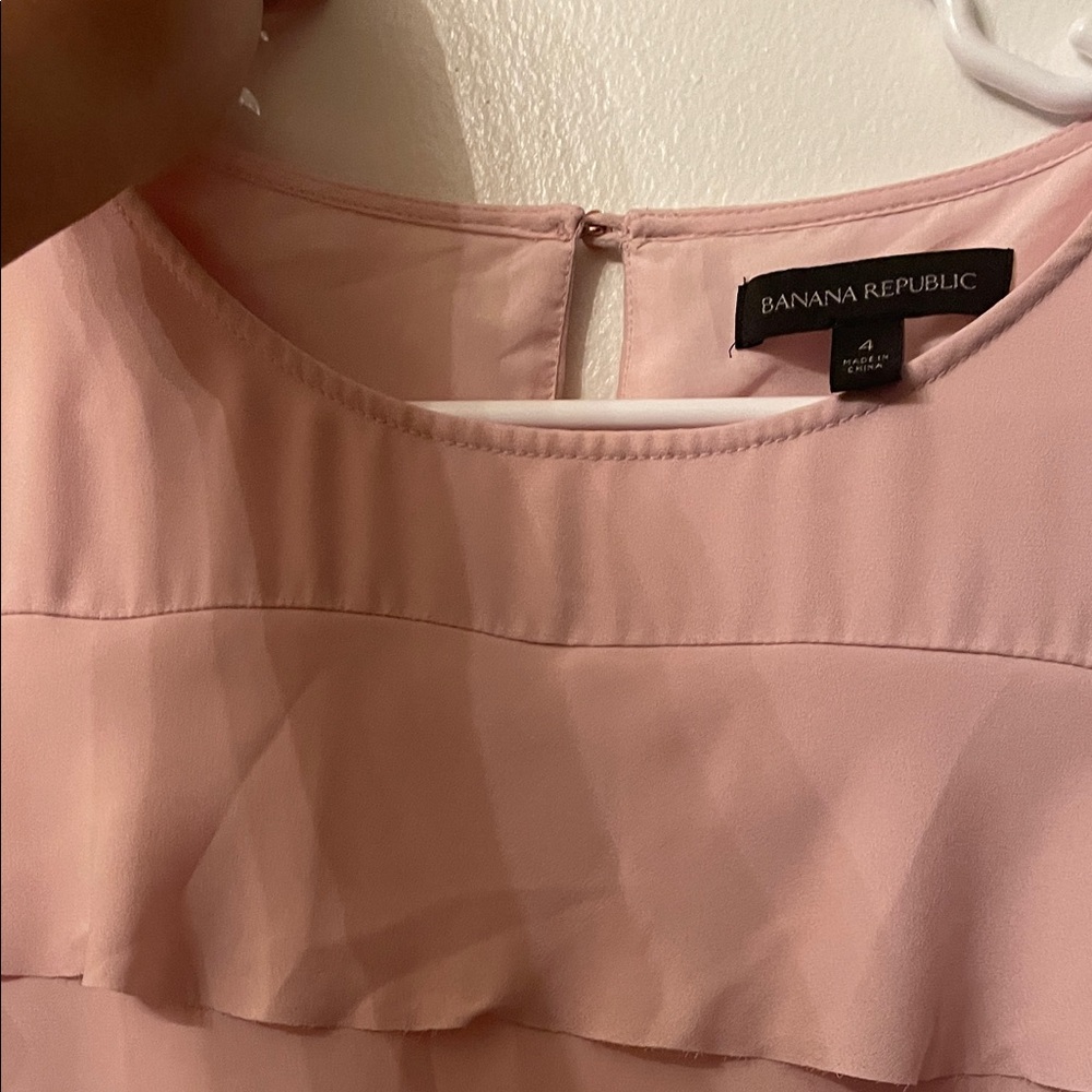Banana Republic Soft Pink Women’s Ruffle dress size 4
